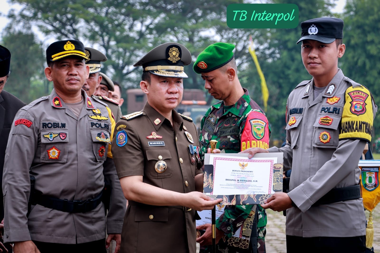 Bhabinkamtibmas dan Babinsa Pekon Podosari Pringsewu Dapat Penghargaan Dari Pemda Pringsewu