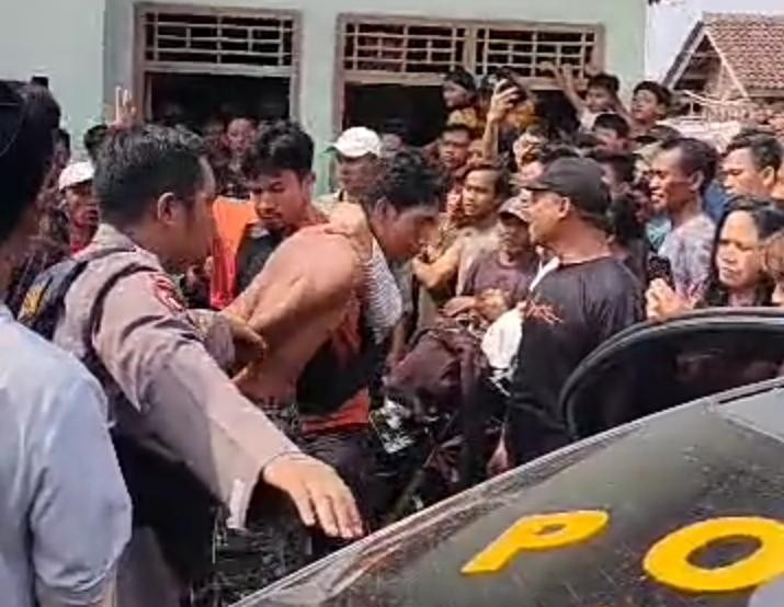 Curi Alat Pres Genteng, Dua Warga Tanggamus Nyaris Babak Belur di Amuk Masa