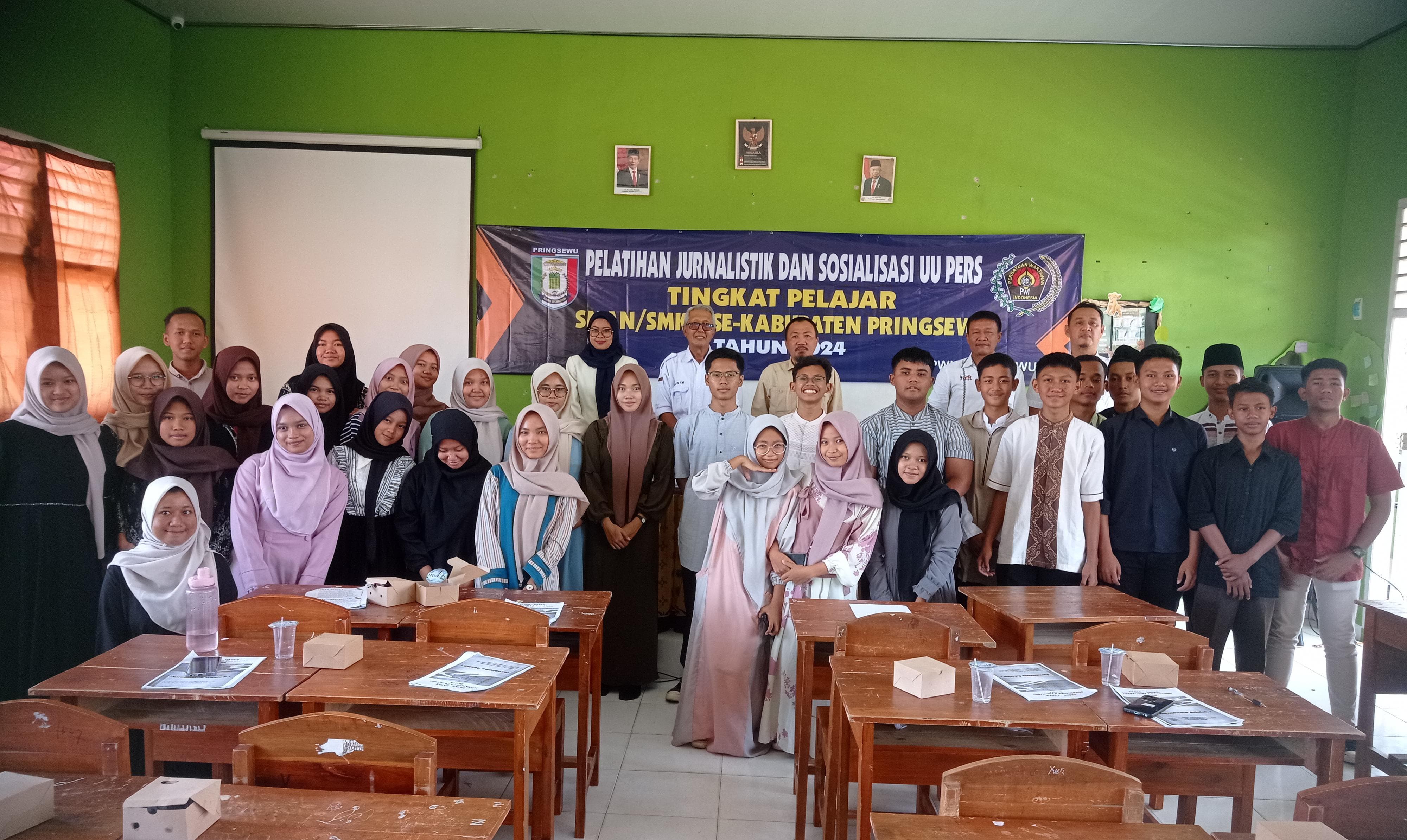 PWI Pringsewu Gelar Pelatihan Jurnalistik di SMA Negeri 1 Pringsewu 