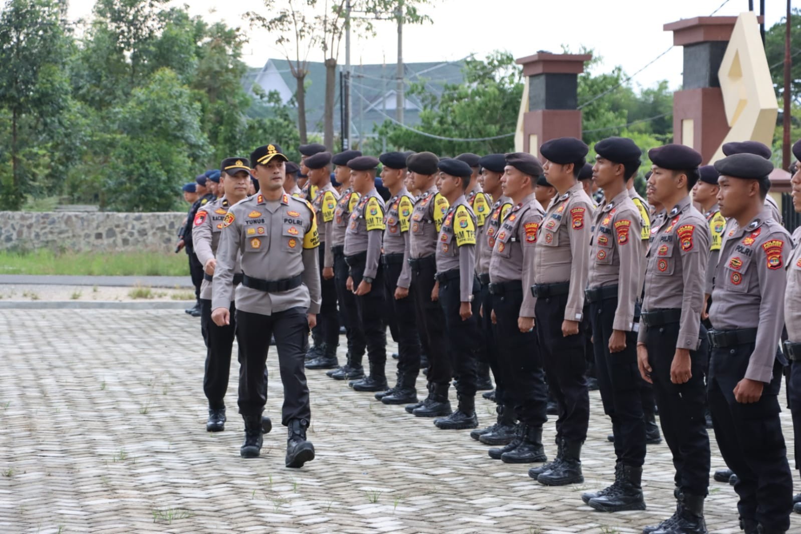 Kapolres Pringsewu Lepas 196 Personel Pengamanan TPS Pilkada Serentak 2024