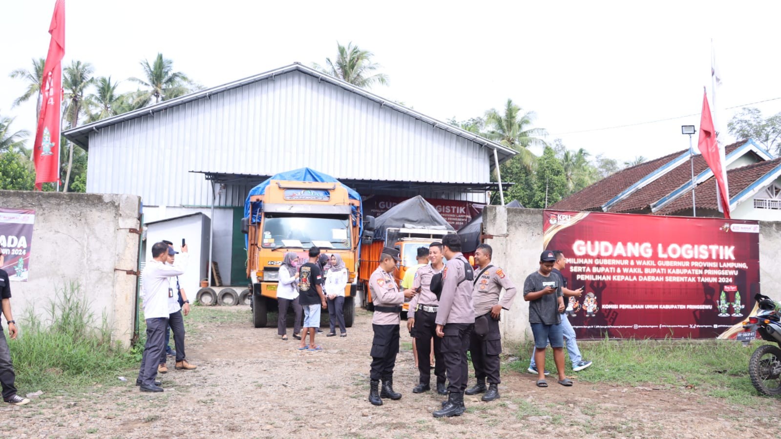 Polres Pringsewu Kawal Ketat Distribusi Logistik Pilkada ke PPK di Sembilan Kecamatan