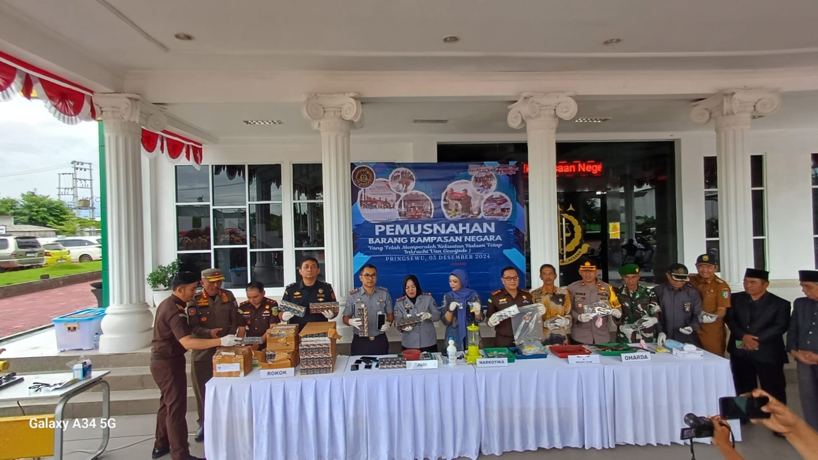 Kejari Pringsewu Pemusnahan Barang Rampasan Negara  Yang telah Memperoleh kekuatan Hukum Tetap Inkra