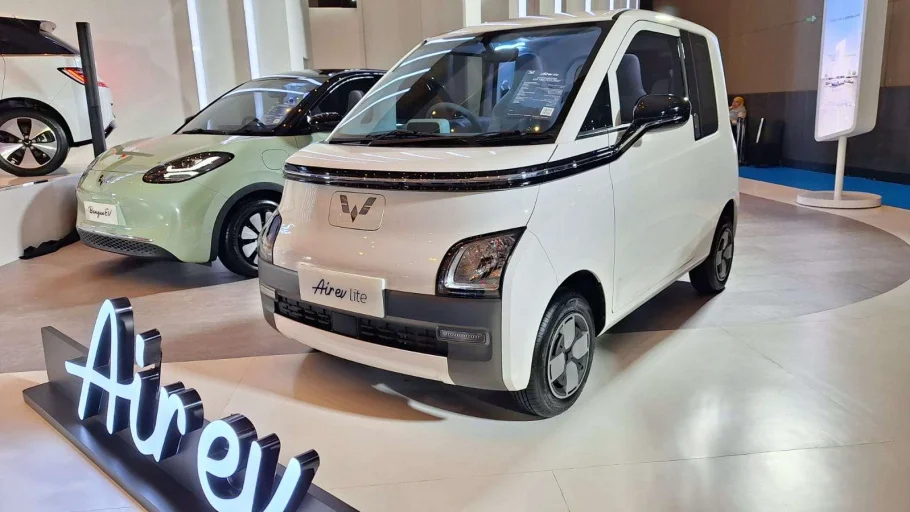 mobil listrik 100jtan